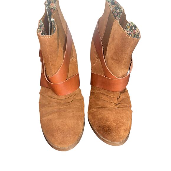 Seychelles Thriller Wedge Booties Size 7 Whiskey Suede Ankle Boots Stacked Heel - Picture 3 of 10